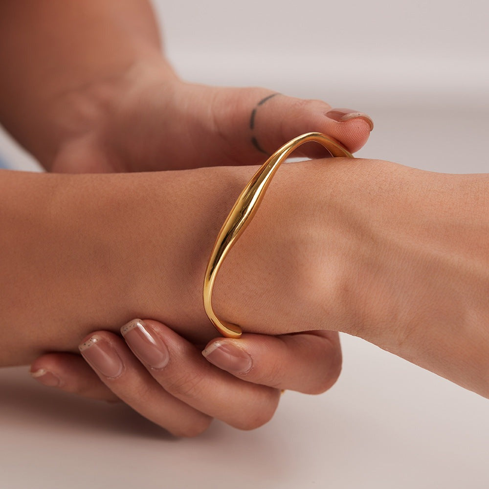 Women's Gold-Tone Minimalist Wave Bangle