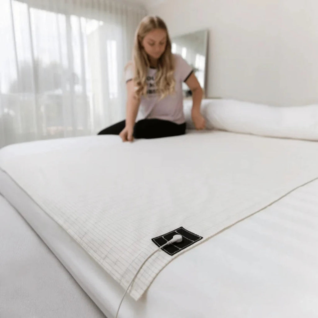 Beige Grounding-Style Bed Sheet with Connection Cable