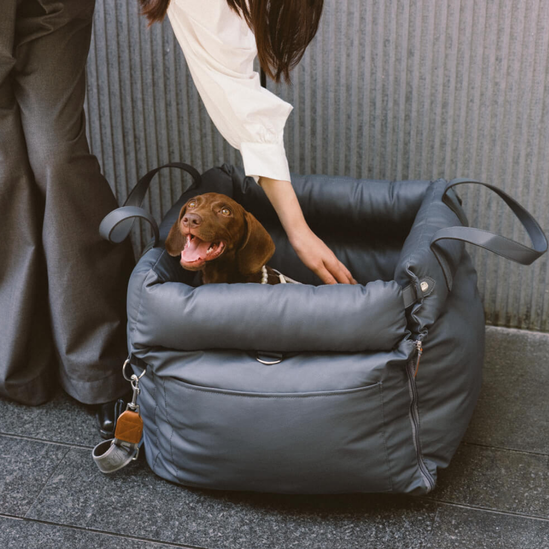 Portable Pet Carrier Bed with Shoulder Strap and Pockets